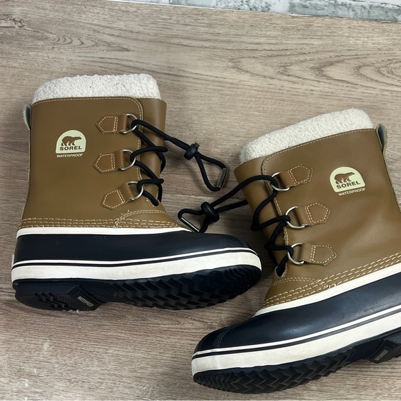 Sorel Tan and Black Winter Boots - Picture 1 of 7